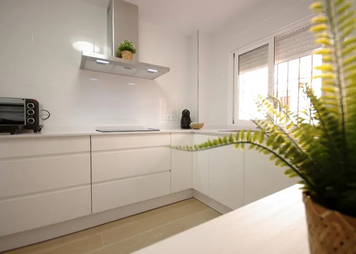 135 Livingtarifa Luna شقة