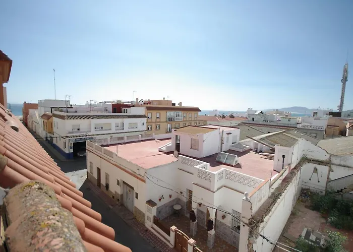 135 Livingtarifa Luna شقة